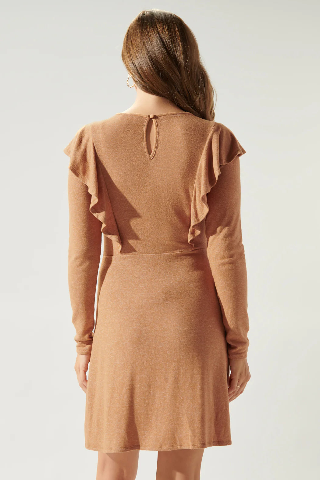 Vestido mini de punto con detalle de volantes