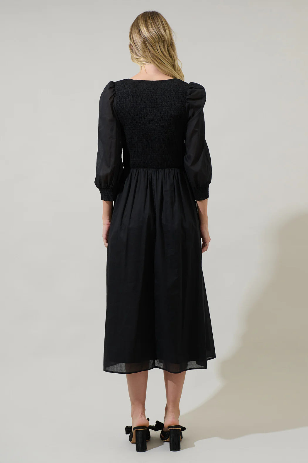 Vestido midi de voile de algodón con mangas largas