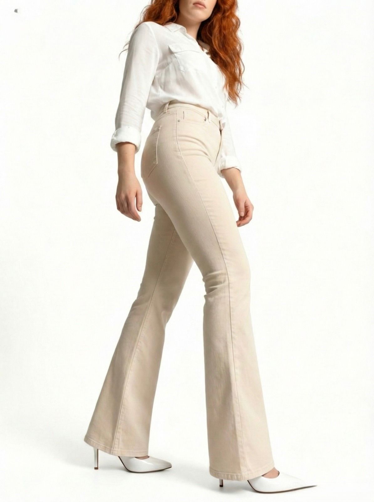 JEAN PANTALÓN CORTE CAMPANA BEIGE