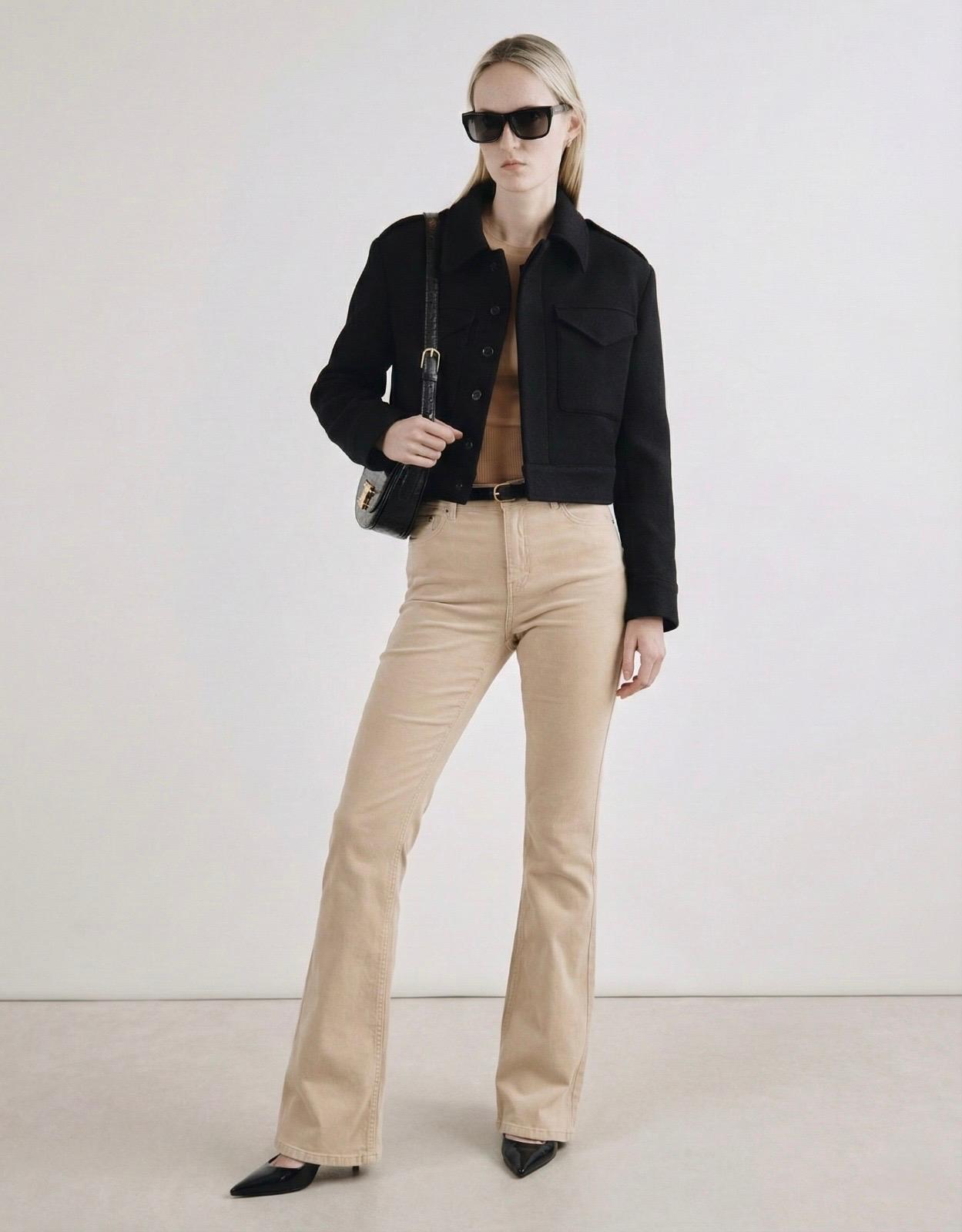 JEAN PANTALÓN CORTE CAMPANA BEIGE