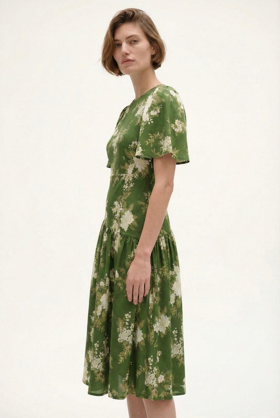 Vestido Corrugado Cadera Verde Flores