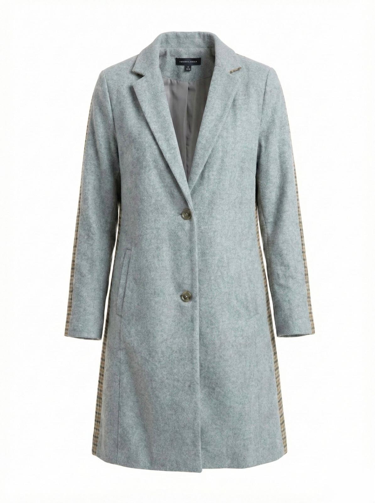 Abrigo tres cuartos de lana gris con contraste de tartán.